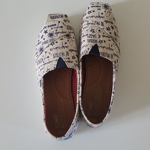 TOMS Be Inspired Constellation Print Shoes - Picture 4 of 5